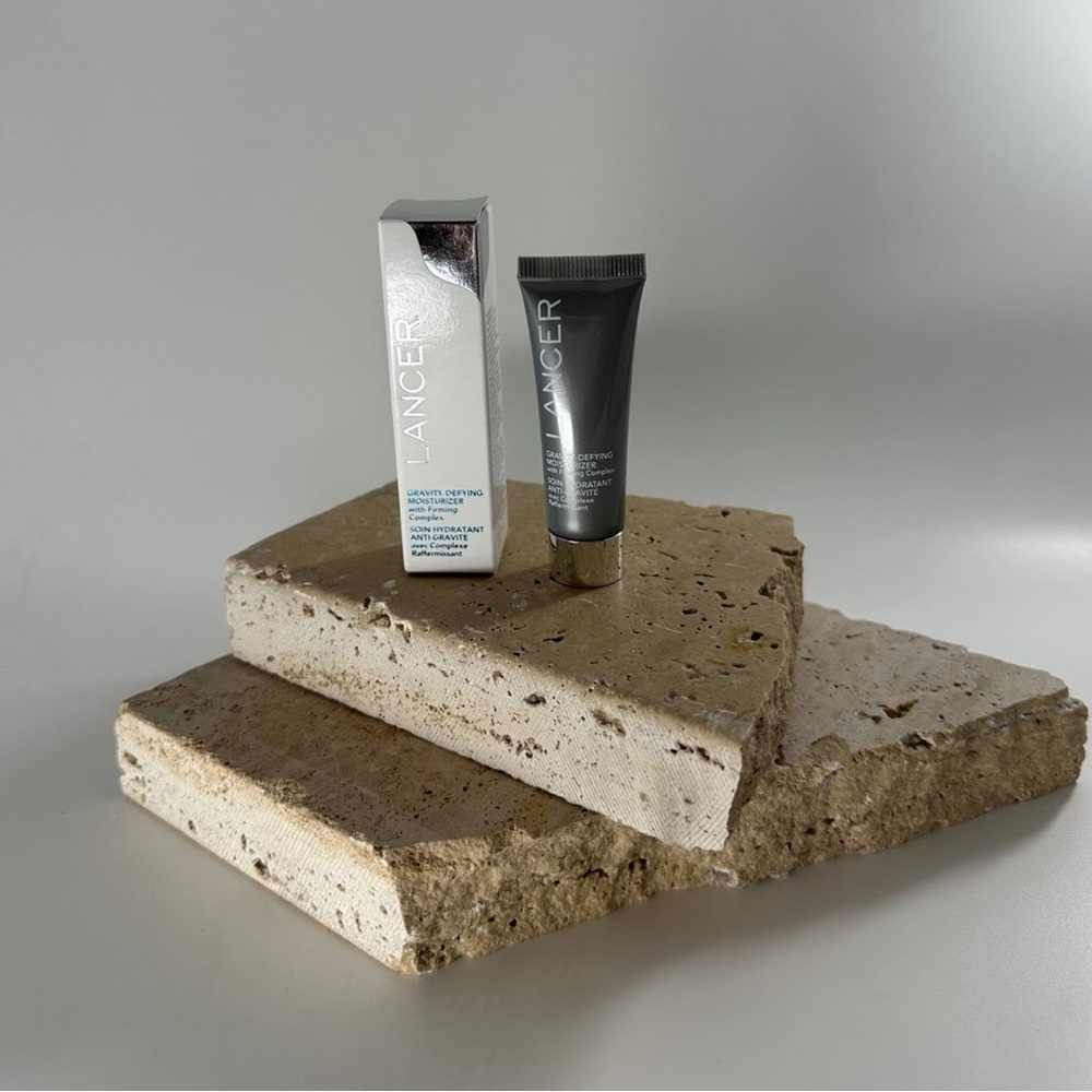 NIB. Lancer Gravity Defying Moisturizer. 7.5 mL.